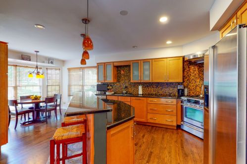 236 Esprit Ct, Hanover Park, IL 60108-2542