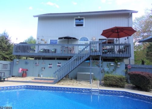 2 Susan Ln, Andover, NJ 07821-3514