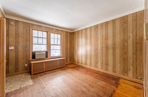 5932 Sawyer Ave, Chicago, IL 60629-3225