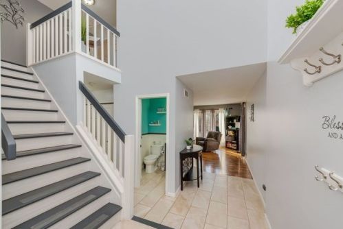 211 Huntington Ct, Joliet, IL 60404-9423