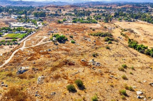 22615 Ellis Ave, Perris, CA 92570-8588