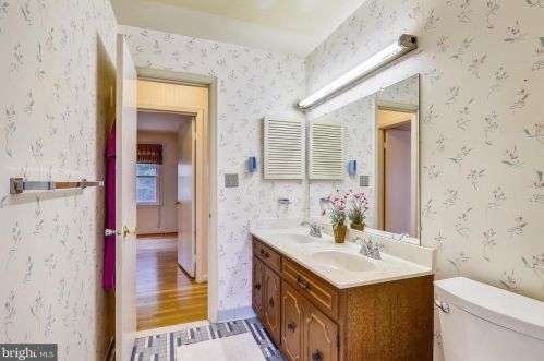 14120 Rippling Brk Dr, Silver Spring MD 20906-2302 exterior