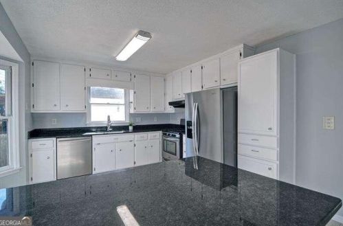 1192 Mountain Springs Dr, Kennesaw GA  30144-5611 exterior