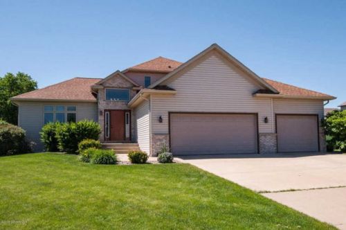 706 9th St, Byron, MN 55920-1510