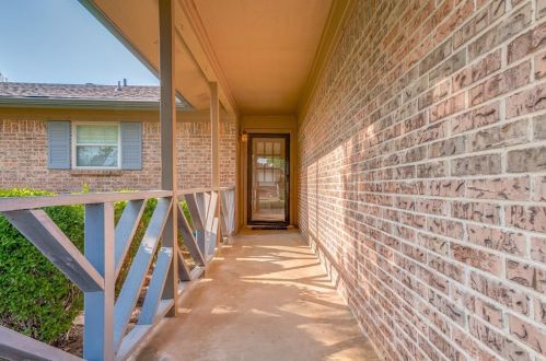 8604 Brook Ridge Dr, Fort Worth TX  76182 exterior