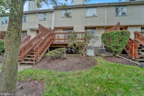 5 Exeter Ct, Princeton NJ  08540-7000 exterior
