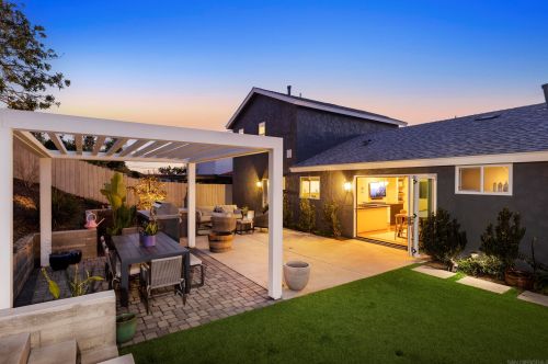 1731 Freda Ln, Cardiff By The Sea CA  92007-1108 exterior