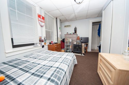 12 Winter St, Laconia, NH 03246-3129