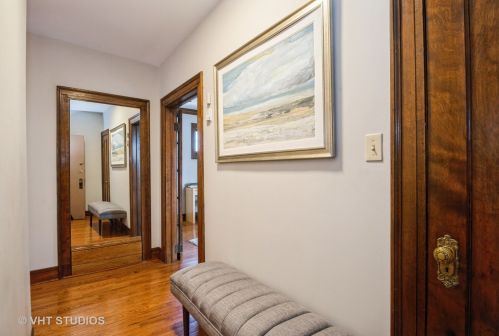816 Lakeside Pl, Chicago, IL 60640-5113
