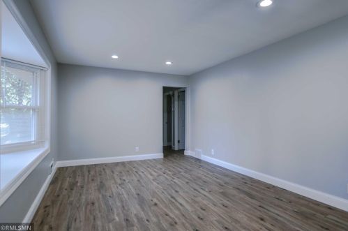 11316 Heights Dr, Minneapolis MN  55433-3528 exterior