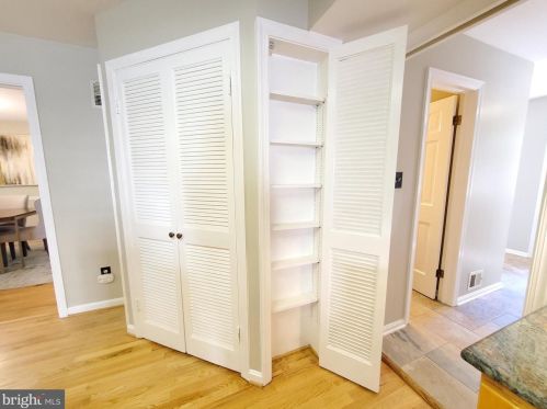 1221 Pinecrest Cir, Silver Spring MD 20910-1626 exterior