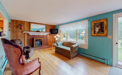 34 Pinecrest Ter, Portsmouth, NH 03869-2880