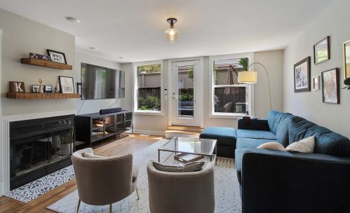 701 Carpenter St, Chicago, IL 60607-3464