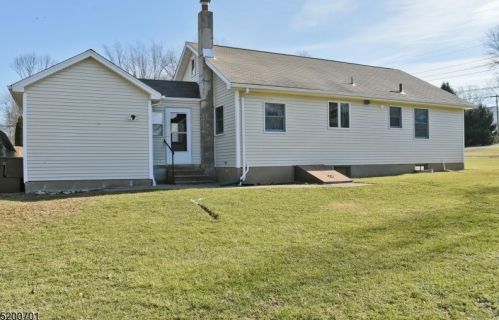 9 Wynnewood Rd, Mount Olive, NJ 07828-3141