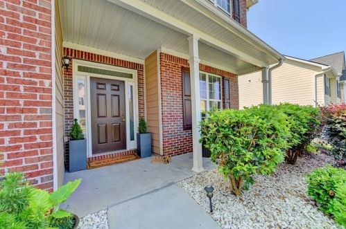 1130 Rose Terrace Cir, Loganville, GA 30052-9049