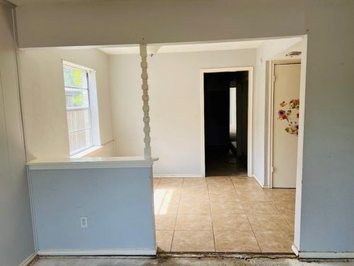 1622 Morrison Dr, Garland TX 75040-5925 exterior