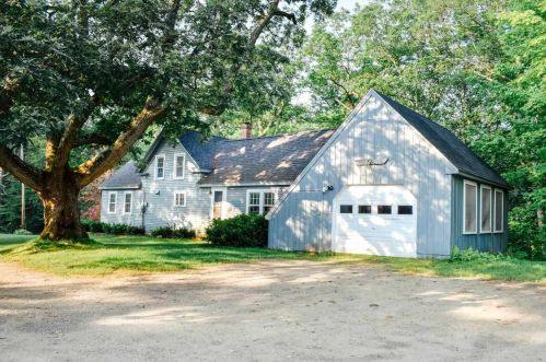 18 Gale Rd, Andover, NH 03216-3133