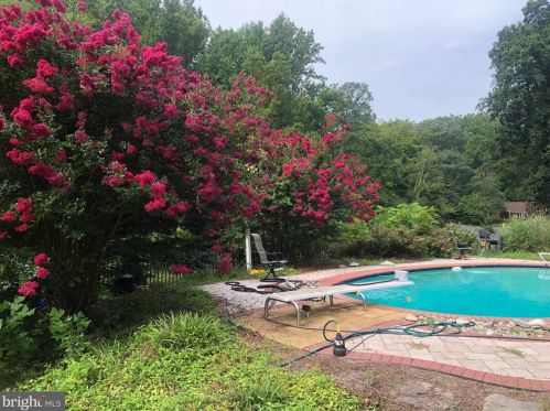 2890 Spg Lk Dr, Davidsonville MD 21035-1230 exterior