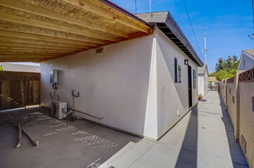 1518 Cochran St, Simi Valley CA 93065-2047 exterior