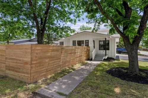 1719 Aggie Ln, Austin, TX 78757-1831