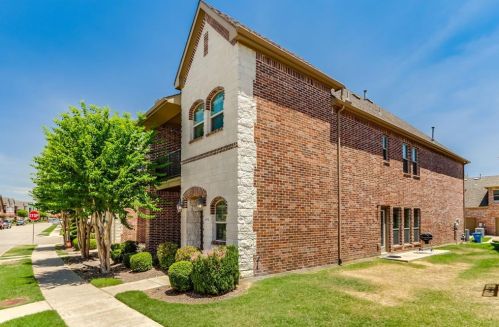 4172 Comanche Dr, Carrollton TX  75010-3298 exterior