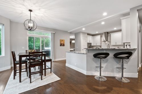 1331 Holly Ln, Bannockburn IL  60015-2852 exterior