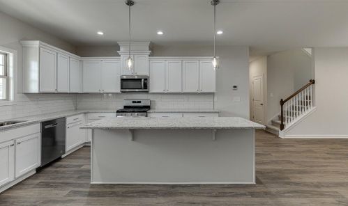 601 Lakeview Bnd Cir, Jefferson GA  30549-7061 exterior