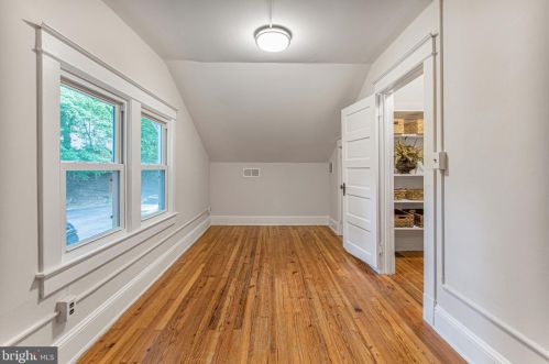 9715 Capitol View Ave, Silver Spring MD 20910-1033 exterior