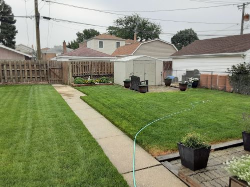 6023 Meade Ave, Chicago, IL 60638-4329