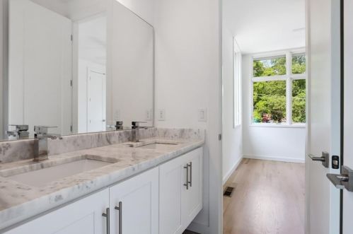 295 Glen Iris Dr, Atlanta GA  30312-1421 exterior