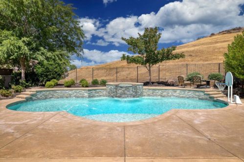 835 Bryce Ct, Folsom, CA 95762-7667