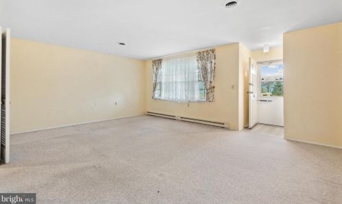 9 Esher Ct, Lakehurst, NJ 08759-6707