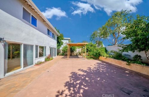 15192 Touraine Way, Irvine CA  92604-3150 exterior