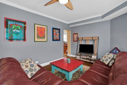 3402 Bell Ave, Chicago, IL 60608-6011