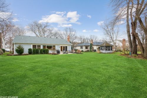 1217 Heatherton Dr, Naperville, IL 60563-2228