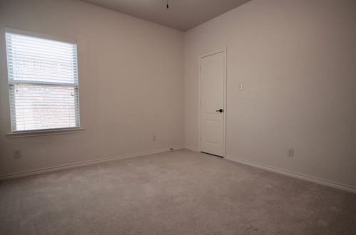 1428 Arapaho Dr, Carrollton TX 75010-3304 exterior