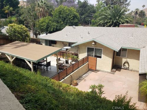 5092 Myrtle Ave, Riverside CA  92506-1423 exterior