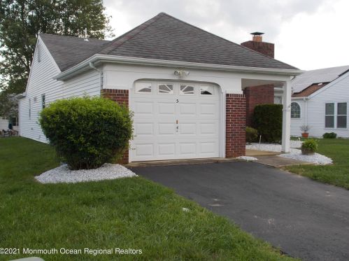 5 Oakham Row, Lakehurst, NJ 08759-6635