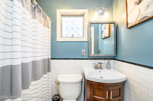 177 Ocean Ave, Middletown NJ 07748-5664 exterior