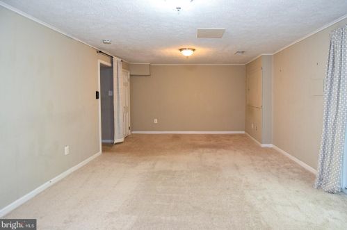 5640 Kirkham Ct, Springfield VA  22151-1709 exterior
