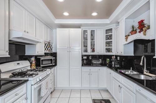 13409 Safari Dr, Whittier, CA 90605-2853