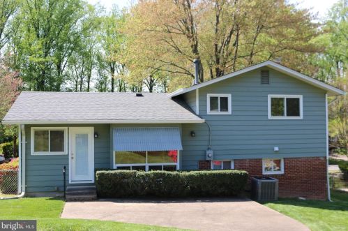4415 Weyburn Dr, Annandale, VA 22003-5625