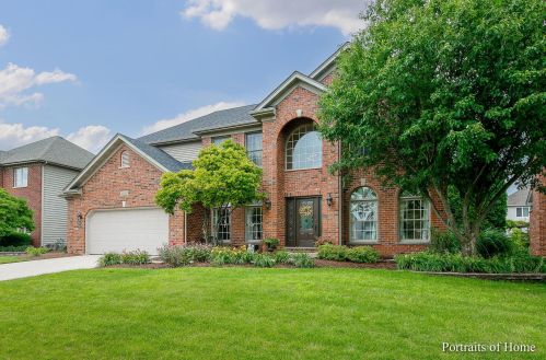 3743 Sunburst Ln, Naperville, IL 60564-8251