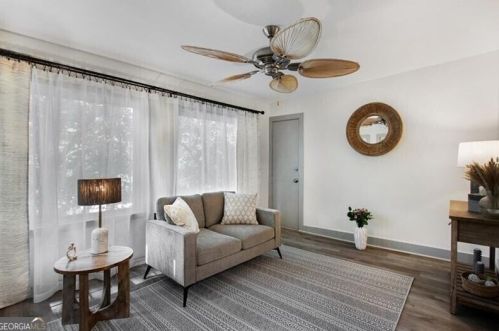 178 Barone Pl, Atlanta GA  30327-1073 exterior