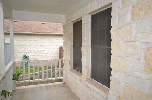 2014 Coachlamp Dr, Cedar Park, TX 78613-6856