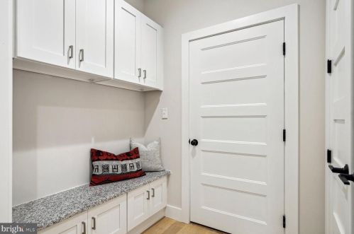 10601 Greenacres Dr, Silver Spring MD 20903-1214 exterior