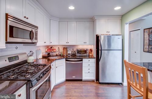 53 Voscek Ct, Trenton NJ 08648-2648 exterior