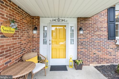 5730 Meadowbrook Dr, Harrisburg, PA 17112-3137