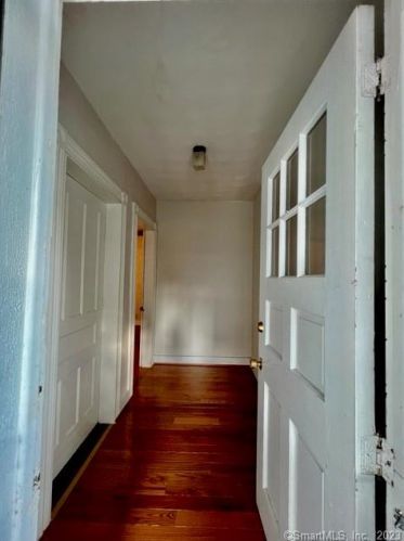 105 Oak Ave, Huntington CT  06484-3034 exterior