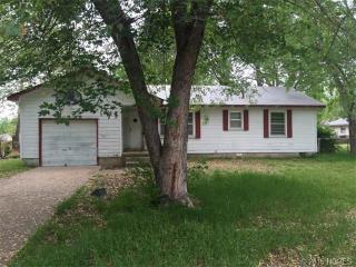 317 10th St, Pryor, OK 74361-6816
